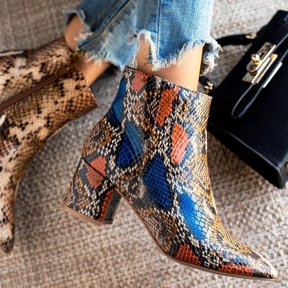 BAMBOO Shoes - NEW Pointy Toe Block Heel Ankle Booties Boot w/Zip